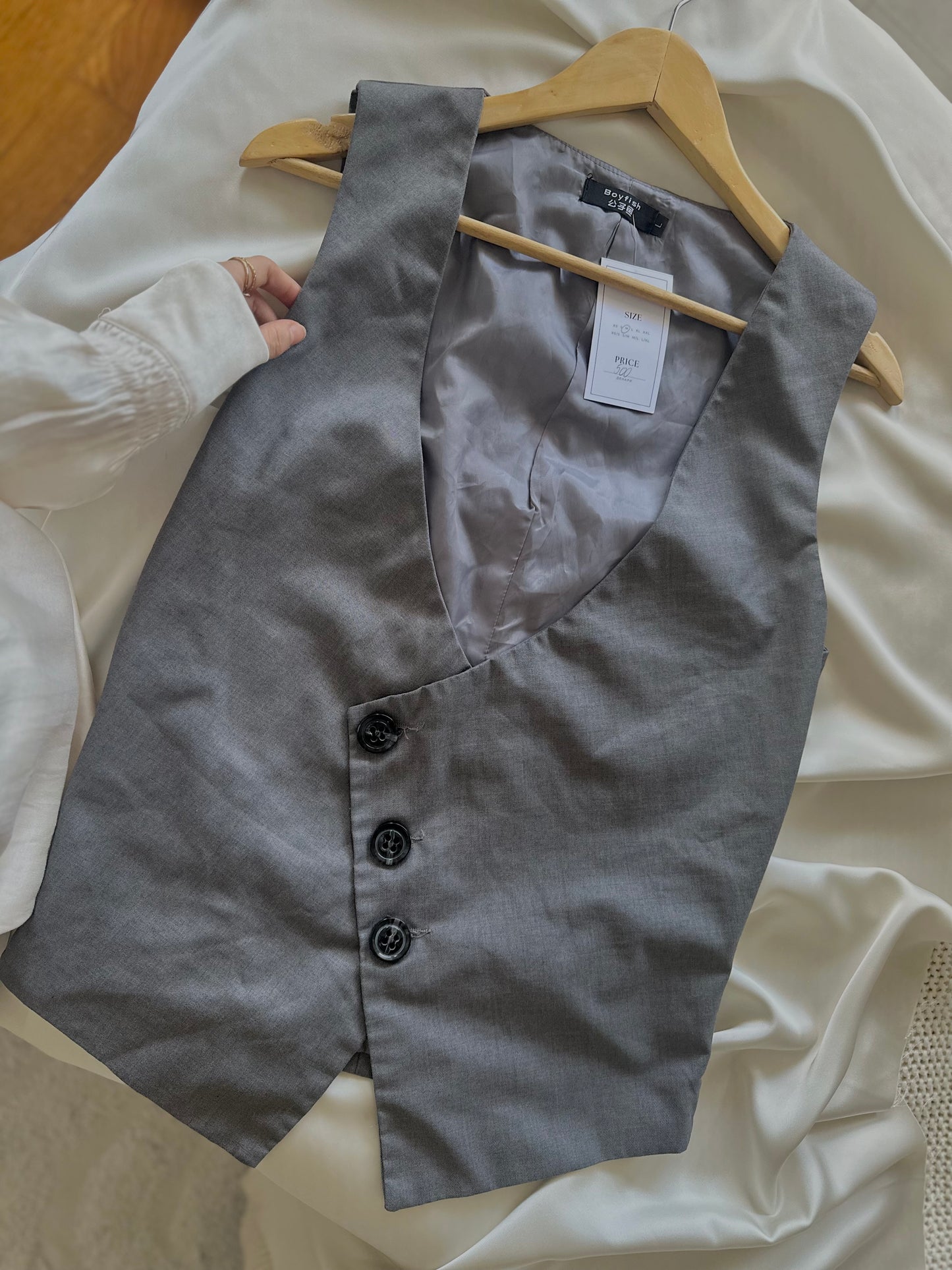 Асиметричен Сив Елек