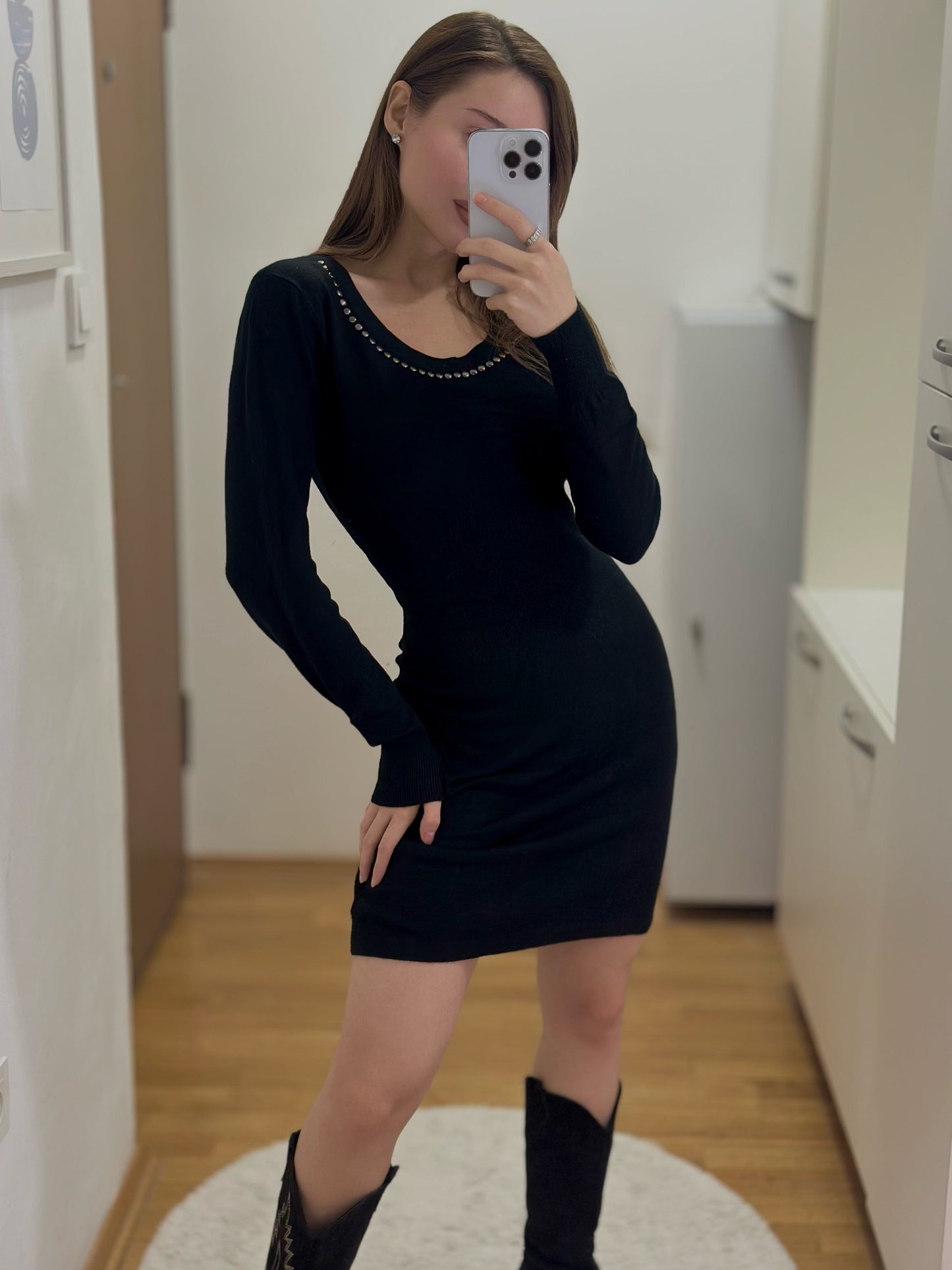 Црн Плетен Фустан