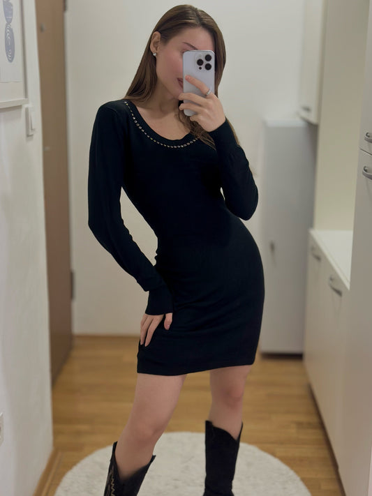 Црн Плетен Фустан