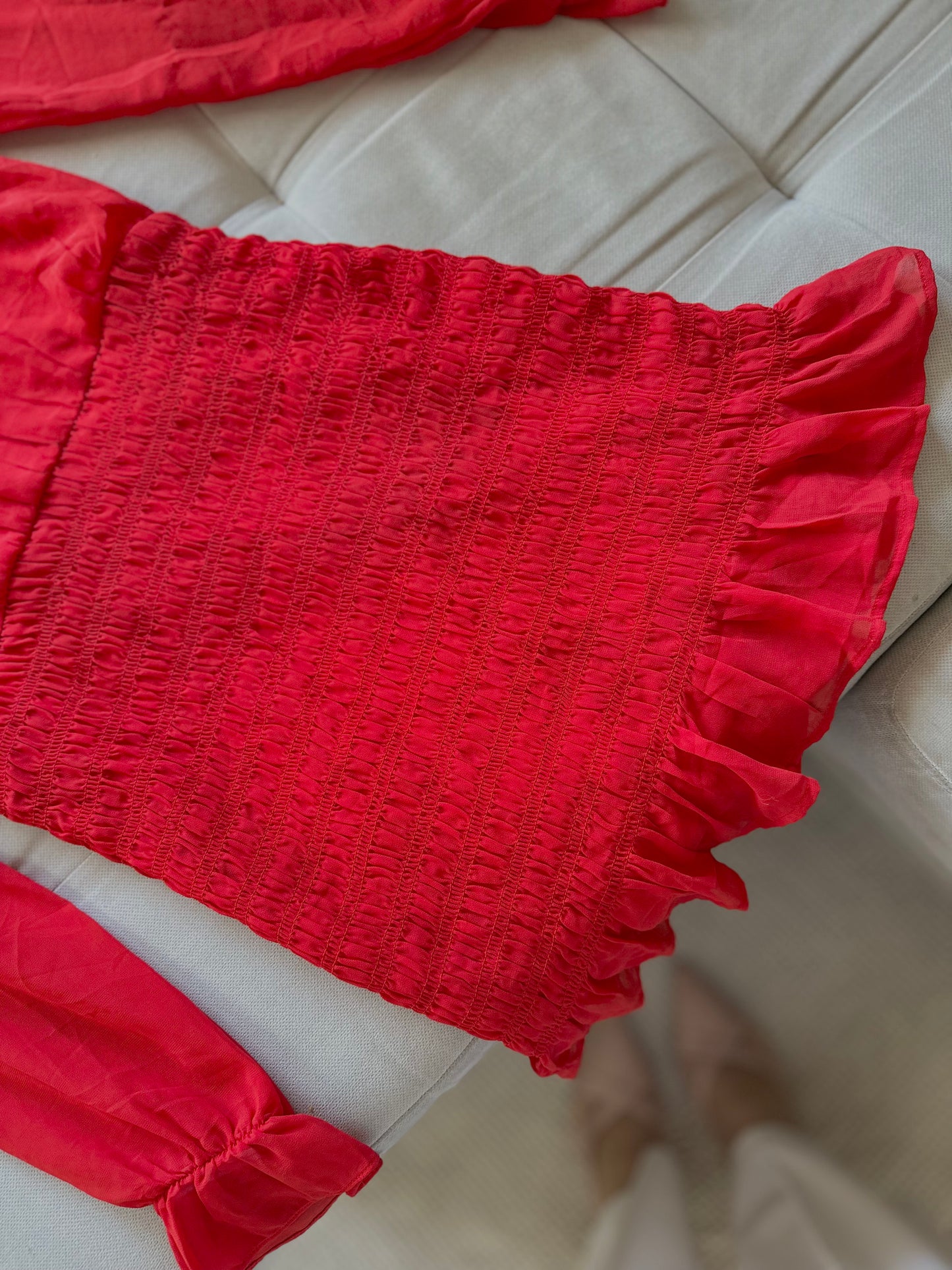 Нежно Црвен Фустан