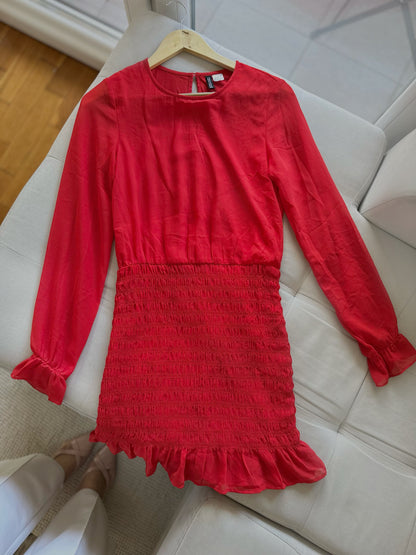 Нежно Црвен Фустан