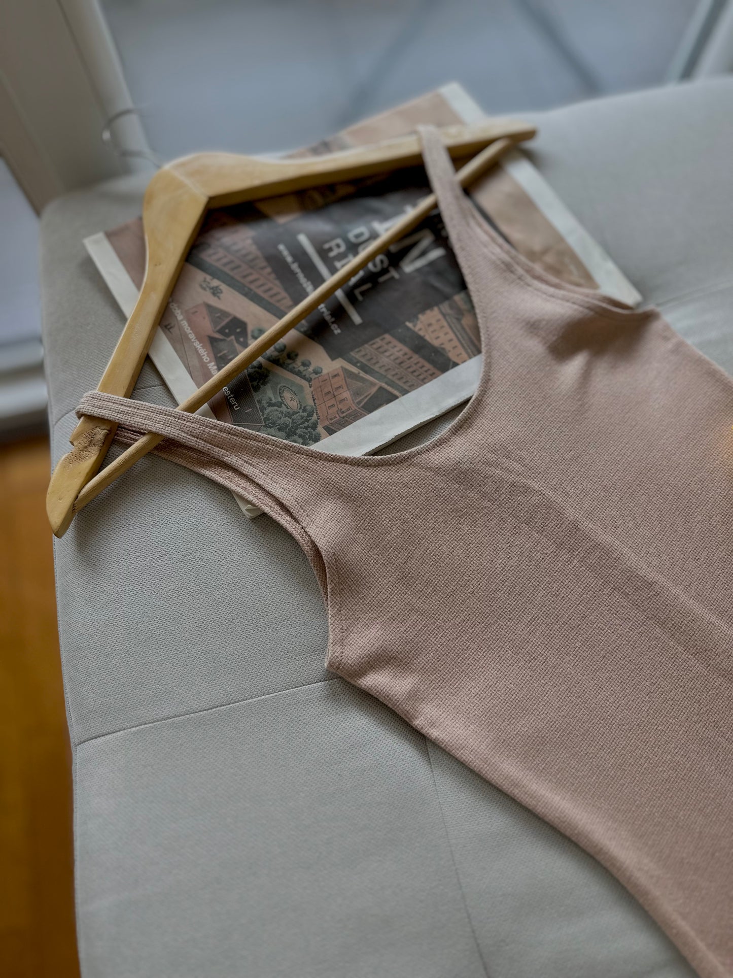 Нежен Фустан