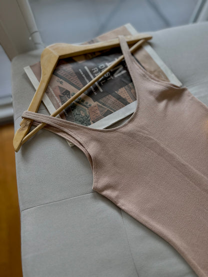 Нежен Фустан